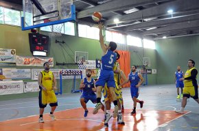 Un CB Cambrils molt efectiu en atac s'imposa al CB Vila-seca
