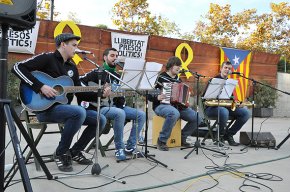 Música, xerrades i dinar popular en la Festa de la República organitzada pel CDR Cambrils