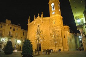 FA 10 ANYS: S'estrena la il·luminació de la façana de l'església de Santa Maria 