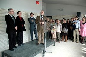 S'inaugura el Centre Cívic de Vilafortuny davant l'expectació de nombrosos veïns