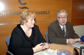 L'Ajuntament presenta la primera guia de serveis de Cambrils, de la qual se'n repartiran 15.000 exemplars