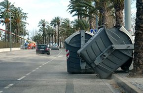 Fortes ratxes de vent de mestral sacsegen Cambrils