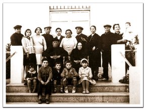 Foto familiar dels anys 30 [Any 1930]