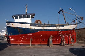 L'Ajuntament i el Museu Marítim de Barcelona signen un conveni per a la restauració de l'embarcació cambrilenca "Teresa"