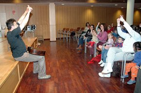 La Biblioteca acull l'espectacle de contes per als més petits "Contes del perquè" i "Contes de l'Àfrica"