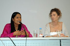 Asha Miró presenta a Cambrils el seu darrer llibre "Rastres de Sàndal"