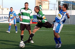 Victòria del CB Cambrils a la pista del Viladecans i empat en el temps de descompte del FC Cambrils 