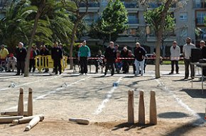 L'equip de Mont-roig guanya la VI Tirada Intercomarcal de Bitlles de Cambrils