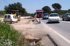 Queixes veïnals per les obres que el Ministeri de Foment fa al costat de l'N-340 damunt de l'accés al Dorado