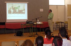 L'historiador Antoni Segura ofereix una xerrada sobre l'Islam a alumnes de l'IES Cambrils