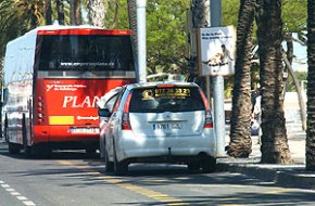 La falta d'un informe de la Generalitat referent a les llicències de taxi motiva la suspensió del ple que s'havia de celebrar ahir