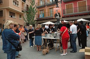 La PLIC ofereix una musclada popular a la plaça d'Espanya i dóna a conèixer algunes de les seves propostes pel Barri Antic