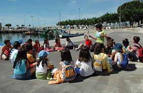 Alumnes de primària del CEIP Joan Ardèvol participen en l'activitat "Anem al port, volem ser pescadors!!"