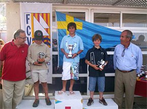 14 regatistes del CN Cambrils participen en el campionat de Catalunya d'Optimist en la categoria infantil