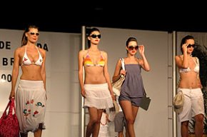 El Cambrils Port de Moda porta al Parc del Pescador les darreres tendències de la temporada 
