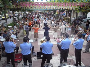 Es clou el cap de setmana festiu dels Barris de l'Eixample amb una destacada participació en tots els actes