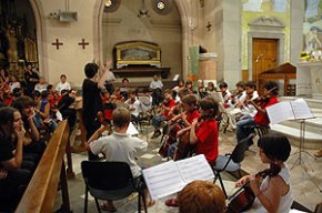 Els grups de corda de l'Escola de Música ofereixen un concert a l'església de Santa Maria