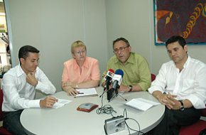 12 de juny. Roda de premsa del PP<br>El PP afirma que no es guanyen regidors als despatxos, sinó que es guanyen a les urnes
