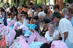 Un centenar de puntaires mostren les seves habilitats al Parc del Pescador