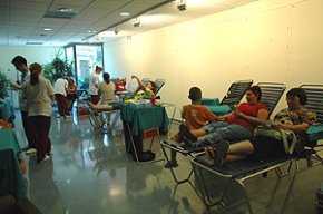 La unitat mòbil del Banc de Sang i Teixits instal·lada a Cambrils rep en dos dies 215 donacions