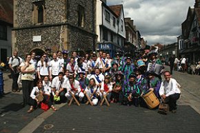 El Ball de Bastons de Cambrils participa a l'International Pipe and Tabor Festival celebrat a la ciutat anglesa de Saint Albans