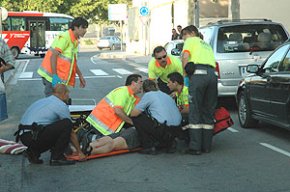 Una ciclista resulta ferida en un accident de trànsit dins el nucli urbà de Cambrils