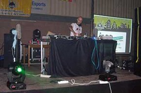 Més de 600 persones assisteixen a la primera edició del festival de música electrònica "Sunfec 07"
