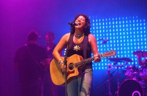 Rosana provoca el deliri en la seva actuació a Les Nits de Bonmont