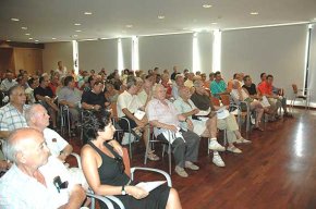 La reforma del barri i de l'avinguda de la Diputació centren l'assemblea anual dels veïns del Regueral