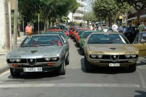 Es dóna el tret de sortida a la trobada internacional de vehicles Alfa Romeo, model Montreal, que se celebra aquests dies a Cambrils