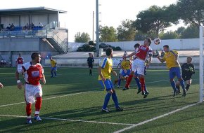 Empats per als tres equips cambrilencs de futbol en la primera jornada de la temporada