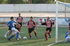 Victòries en bàsquet i en hoquei i empats del Cambrils i l'Oleastrum en futbol