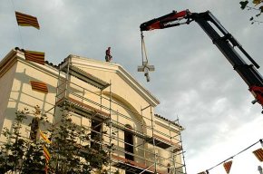 S'inicien les obres de construcció del campanar de l'església parroquial de Sant Pere