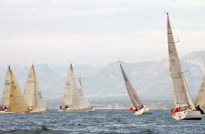 L'embarcació Ras, patronejada per Octavi Candela, guanya la 31a edició de la regata Los Roques