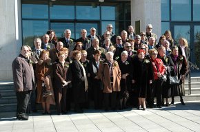 "Quin bé de Déu de jovent" van ser les paraules amb què l'alcalde va rebre les persones que celebren aquest any el 65è aniversari