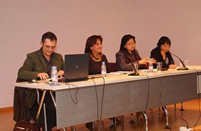 Peulla-Brotes Nuevos analitza, en una taula rodona, les causes i efectes de ser un nen immigrant 