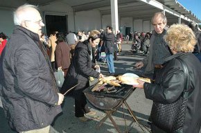 Unes 2.000 persones participen en l'esmorzar popular de la segona Festa de l'Oli Nou de la Cooperativa Agrícola