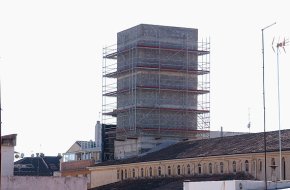 Les obres del campanar de l'església parroquial de Sant Pere, pràcticament enllestides