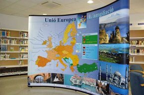 La Biblioteca Municipal acull una exposició sobre l'ampliació de la Unió Europea