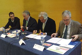 Els ajuntaments de Cambrils, Salou i Vila-seca signen un nou conveni del programa juvenil "Carretera i manta"