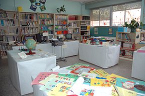 El CEIP Marinada inaugura una exposició commemorativa del 25è aniversari del centre
