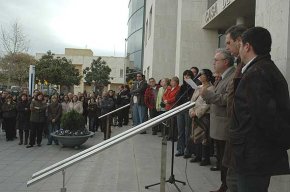 Cambrils se suma a les concentracions de condemna vers el darrer atemptat perpetrat per la banda terrorista ETA