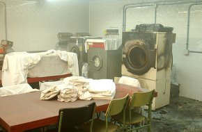 Es produeix un petit incendi a la sala de rentadores de l'Escola d'Hoteleria i Turisme