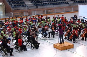 Cambrils acull la IV Trobada d'Orquestres de Corda de Tarragona, Valls i Cambrils amb la participació d'un centenar d'alumnes