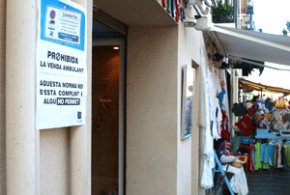 La Unió de Botiguers denuncia la venda ambulant il·legal