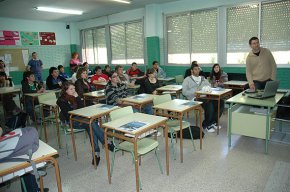 Revista Cambrils protagonitza una de les activitats de Sant Jordi a l'IES Ramon Berenguer IV