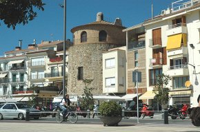 Robert Benaiges: "Les condicions de neteja de la façana del port no són les adequades"