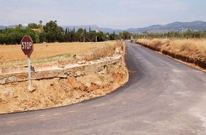 S'enllesteix l'asfaltatge dels camins de les Francines i dels Teixells