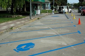 Els veïns dels barris de l'Eixample Platja, Pallissa, Parellada i Barri Antic decidiran si volen zones blaves