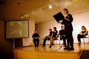 PoemAmbient clou el cicle "Una estona amb la poesia"